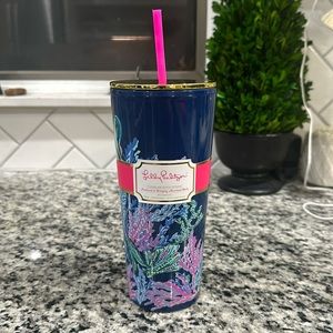 Lilly Pulitzer Tumbler with Straw. 24 oz. Featured in Bringing Mermaid Back. NWT